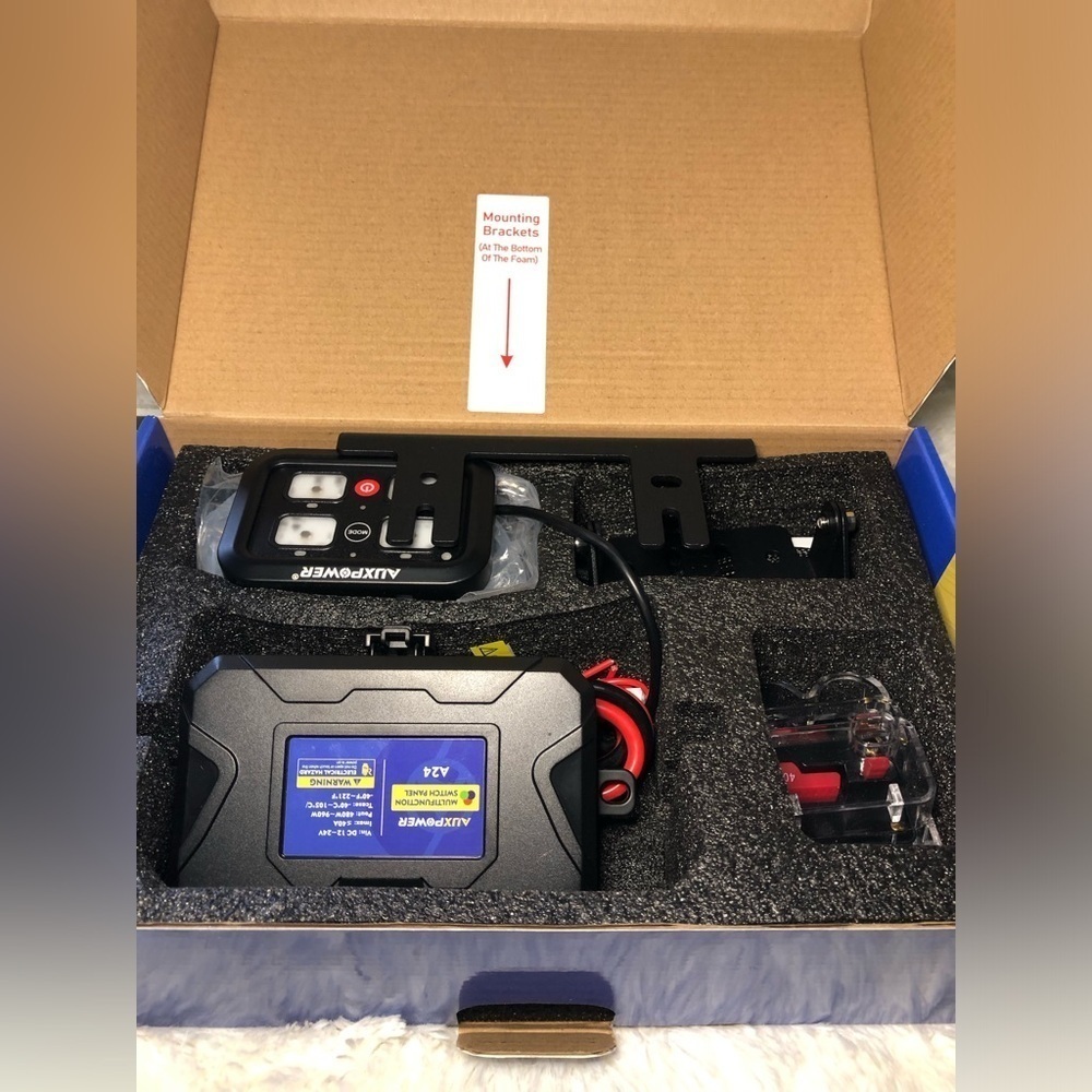 Auxpower Switch panel The lightning butler Brand New - Picture 5 of 16